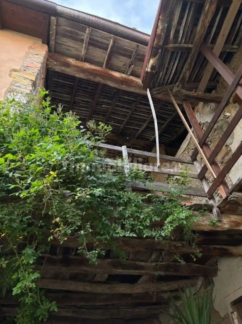 Rustico - Casale in vendita a Monticello Brianza