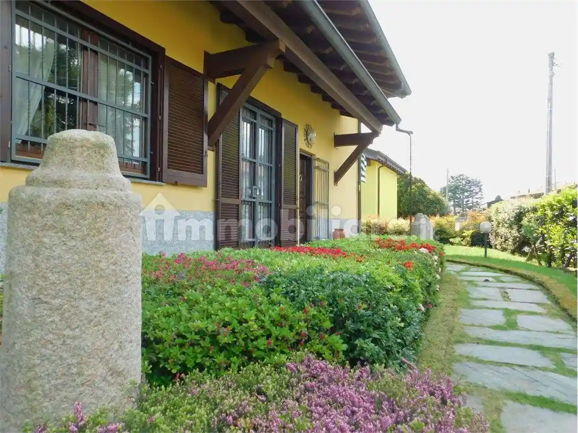 Villa in vendita a Somma Lombardo