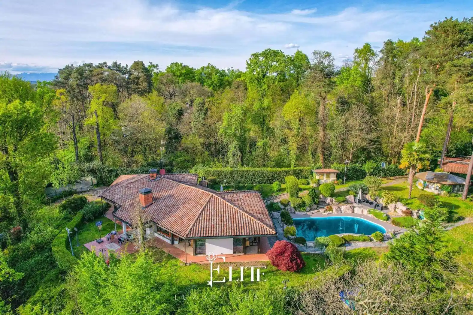 Villa in vendita a Sesto Calende