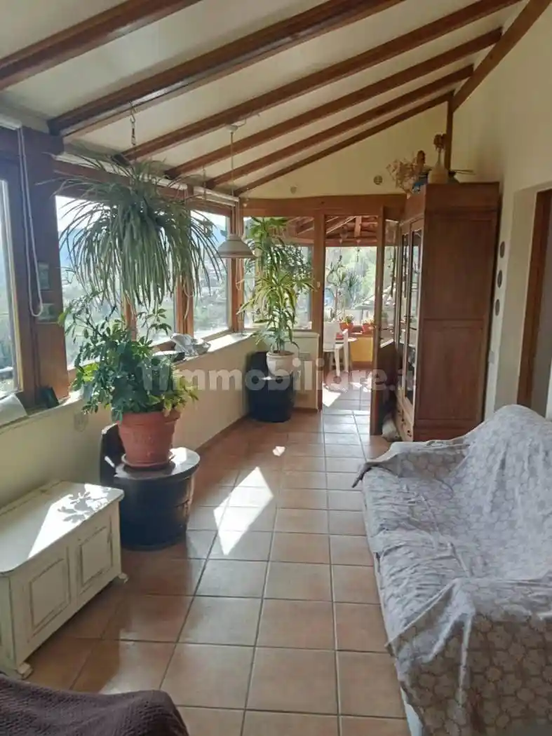 Casa indipendente in vendita a Podenzana