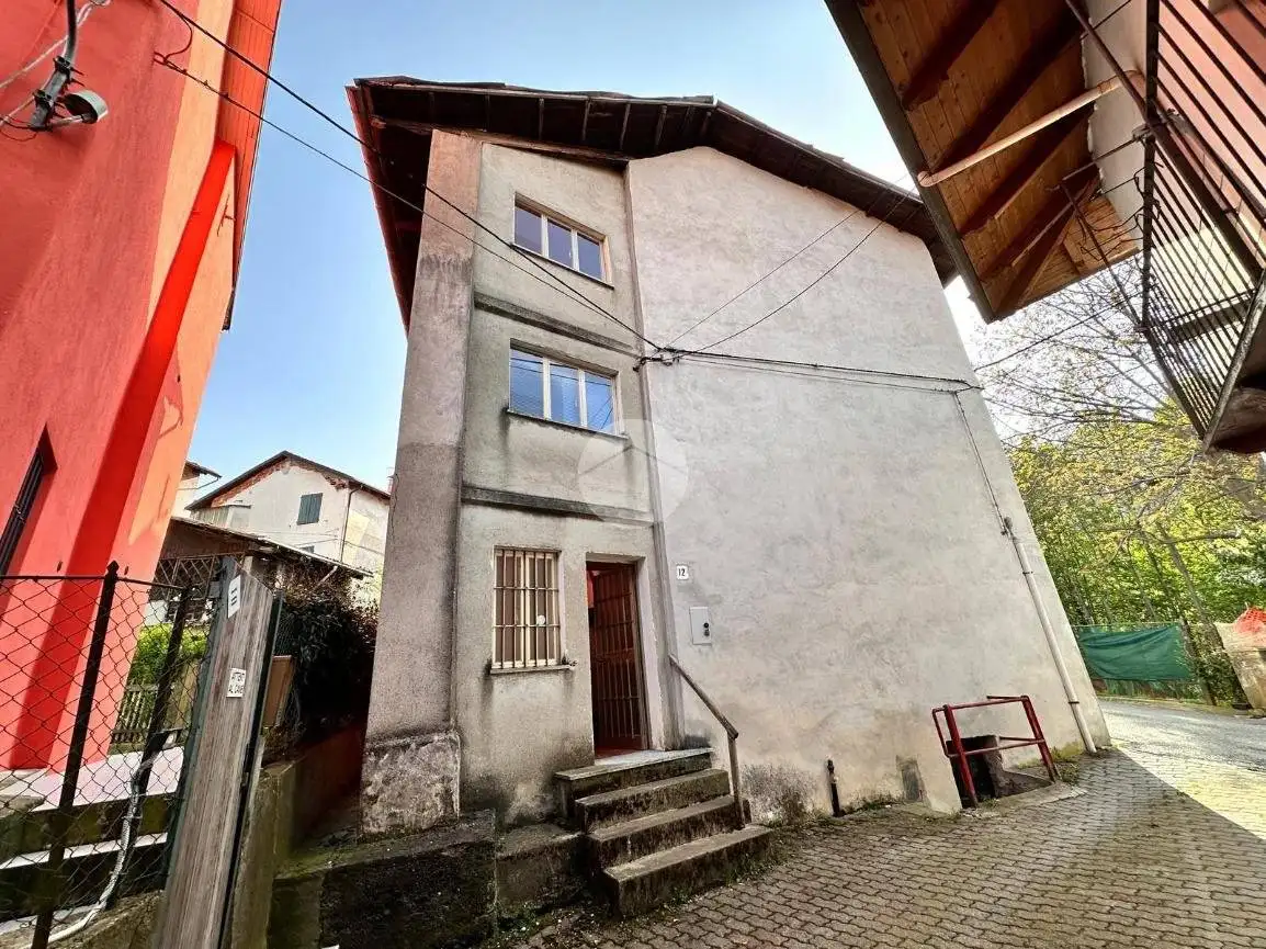 Casa indipendente in vendita a Biella