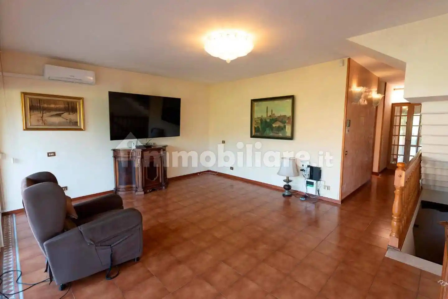 Casa indipendente in vendita a Luni