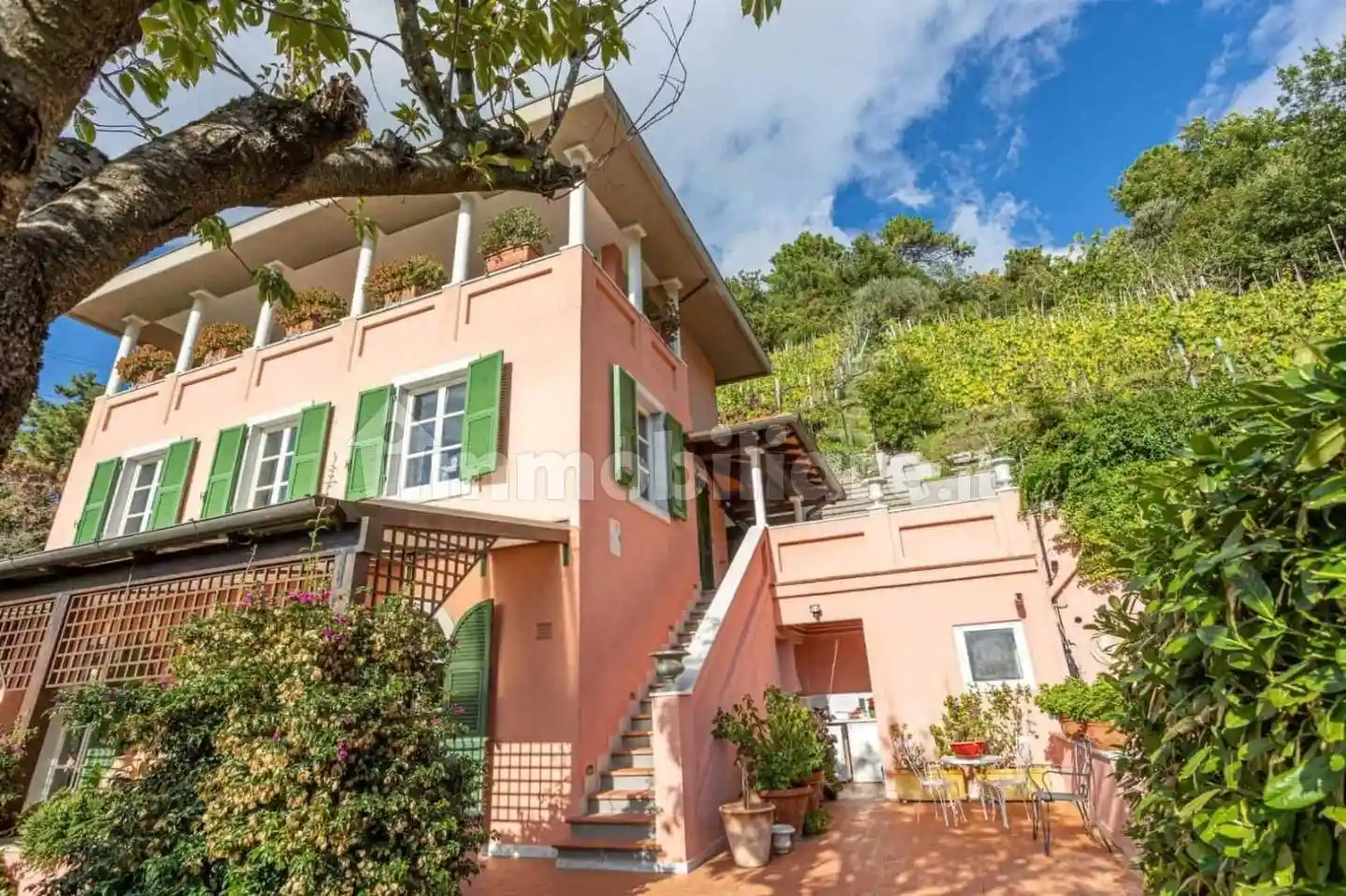 Villa in vendita a Carrara