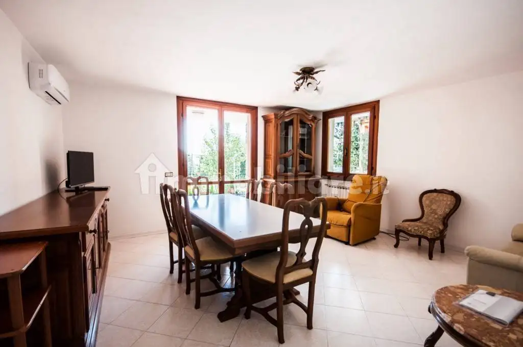 Appartamento in affitto a Lerici