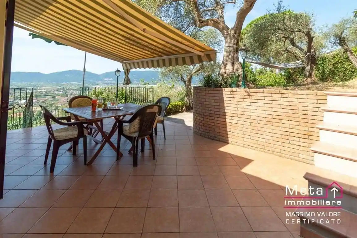 Villa in vendita a Castelnuovo Magra