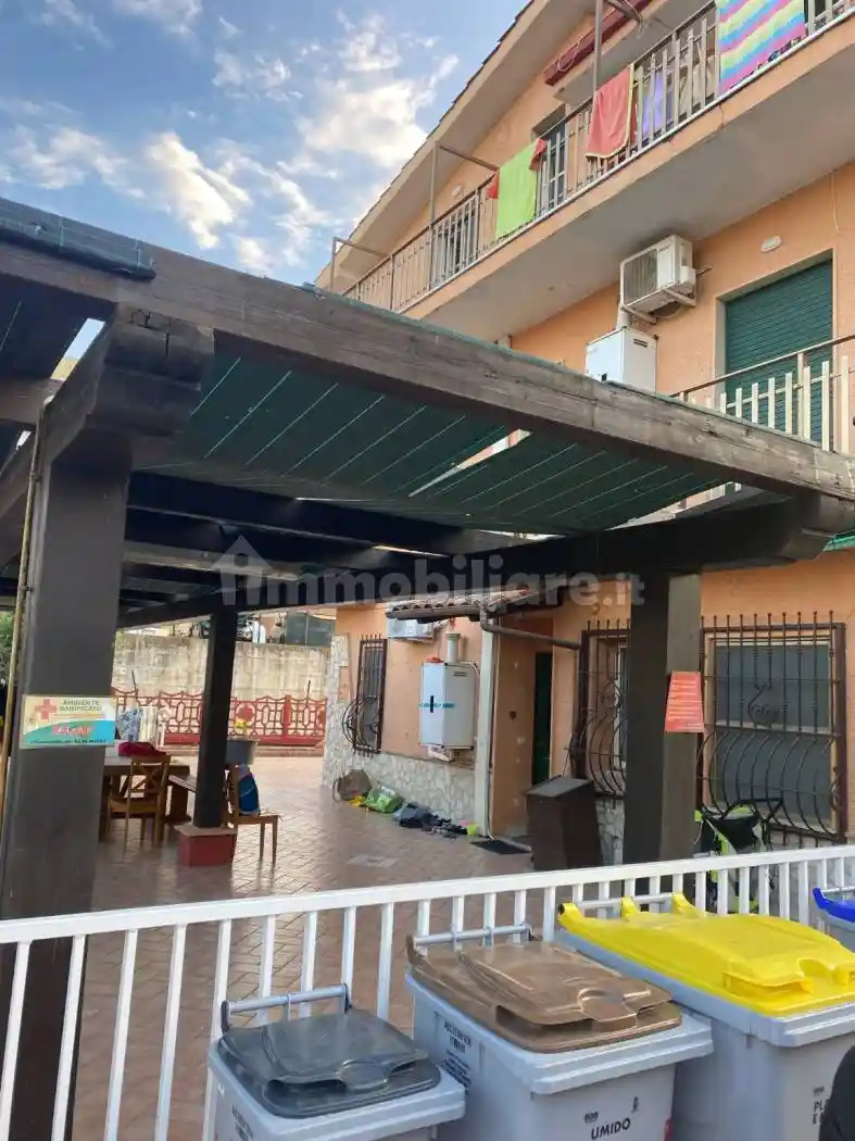 Palazzo - Edificio in affitto a Latina