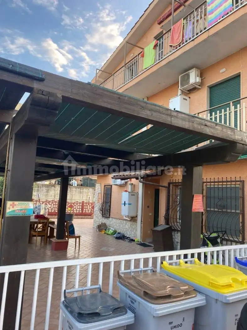 Palazzo - Edificio in affitto a Latina