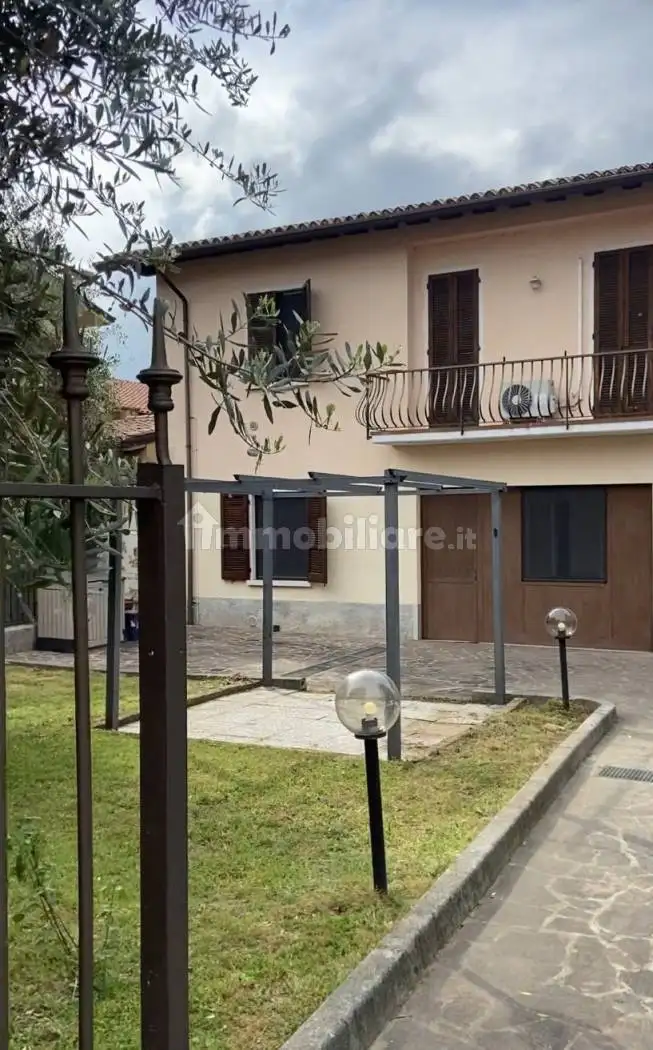 Appartamento in affitto a Moniga del Garda