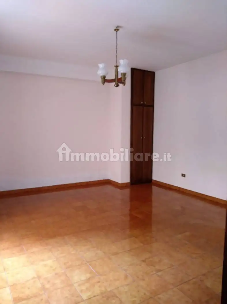 Quadrilocale via Codrazzo 4, Chiusano di San Domenico - foto 3