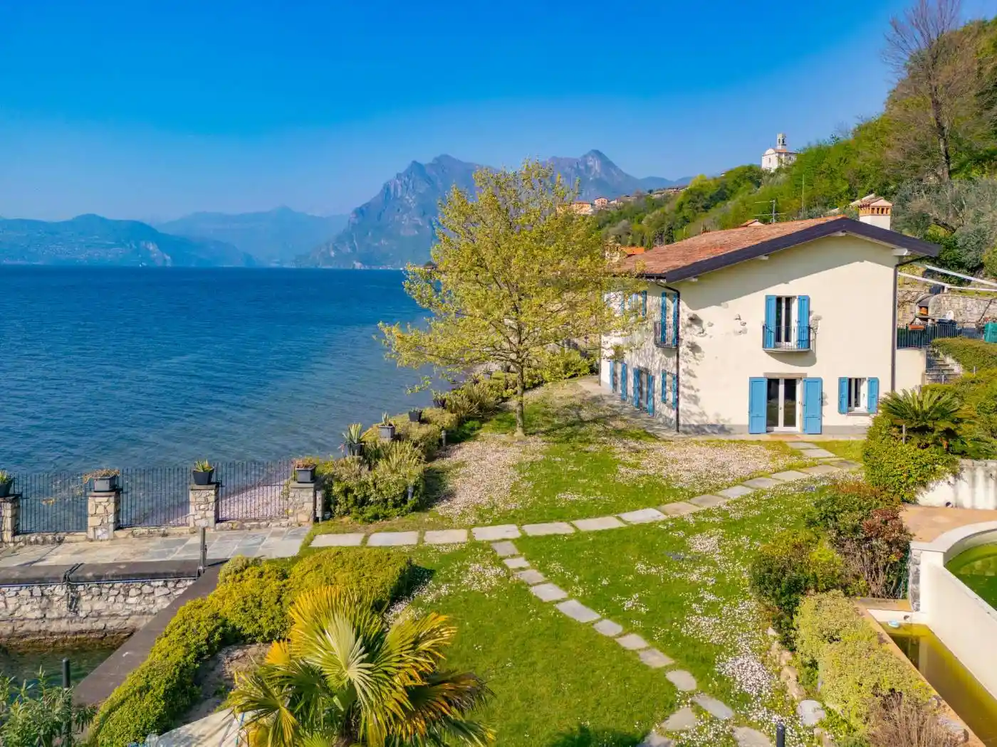 Villa in vendita a Monte Isola