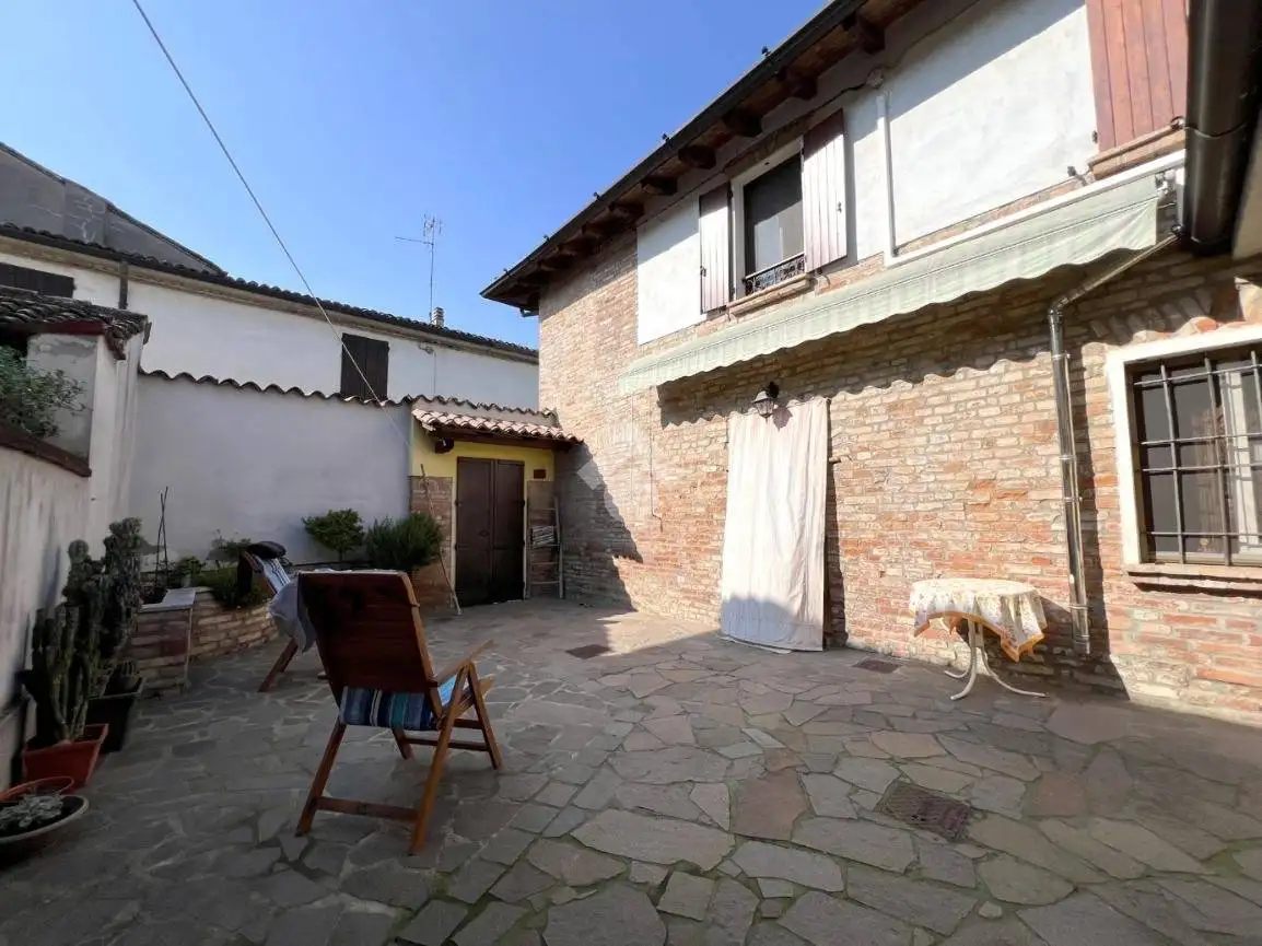 Casa indipendente in vendita a Isola Dovarese