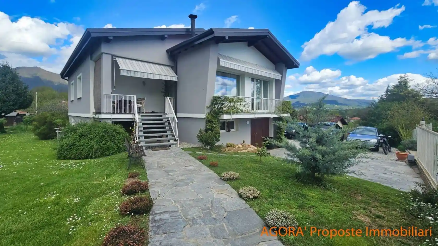 Villa in vendita a Leggiuno