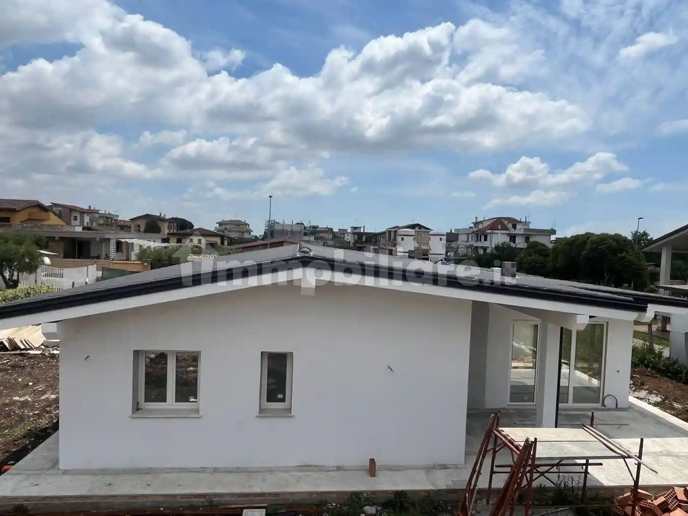 Villa bifamiliare via Giove, Torre del Padiglione - Carano, Aprilia - foto 3