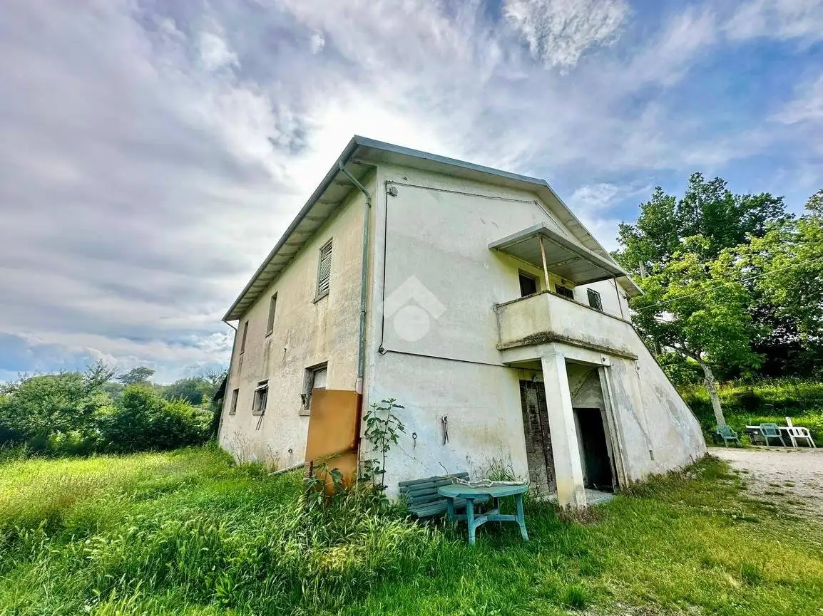 Casa indipendente in vendita a Spoleto