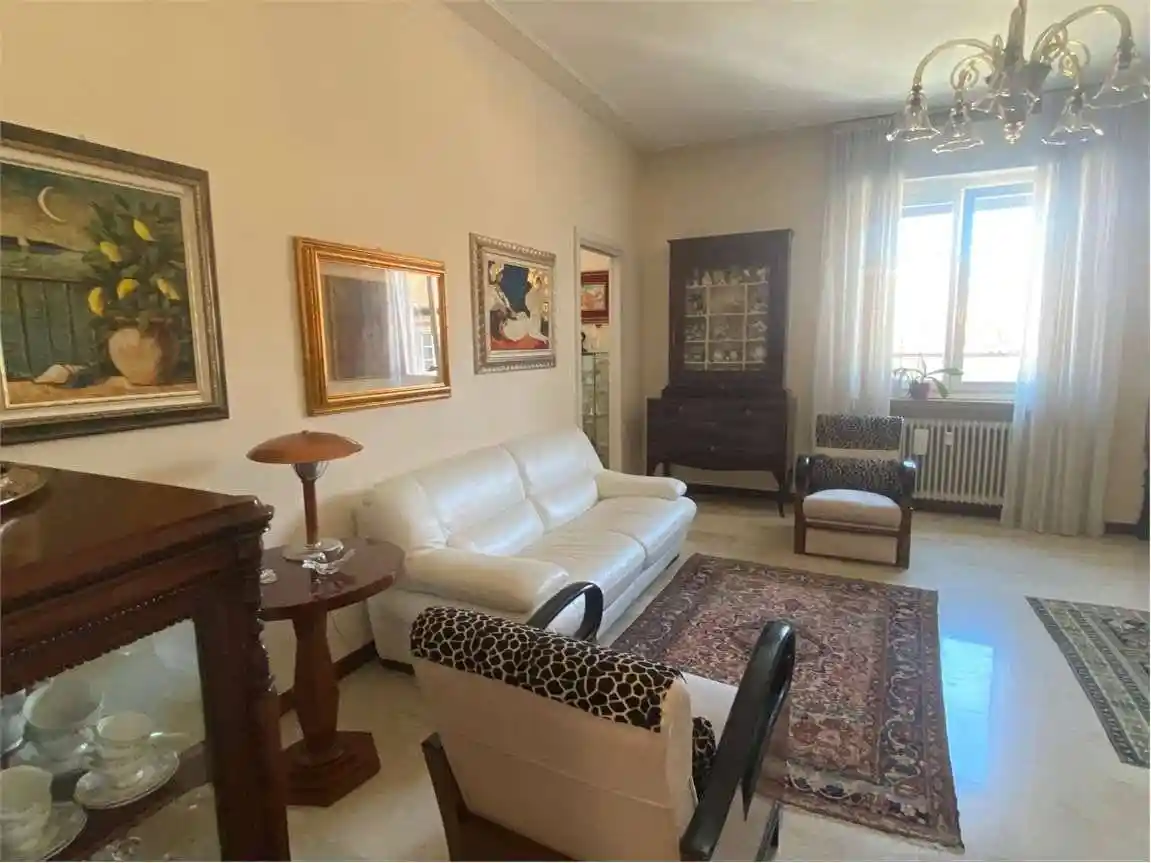 Appartamento in vendita a Piacenza