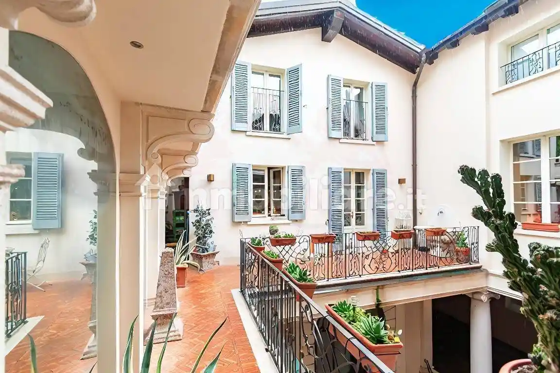 Casa indipendente in vendita a Brescia