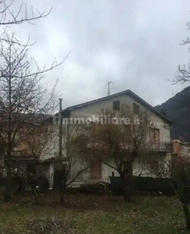 Terratetto unifamiliare via dei Martiri 70, Centro, Capistrello - foto 2