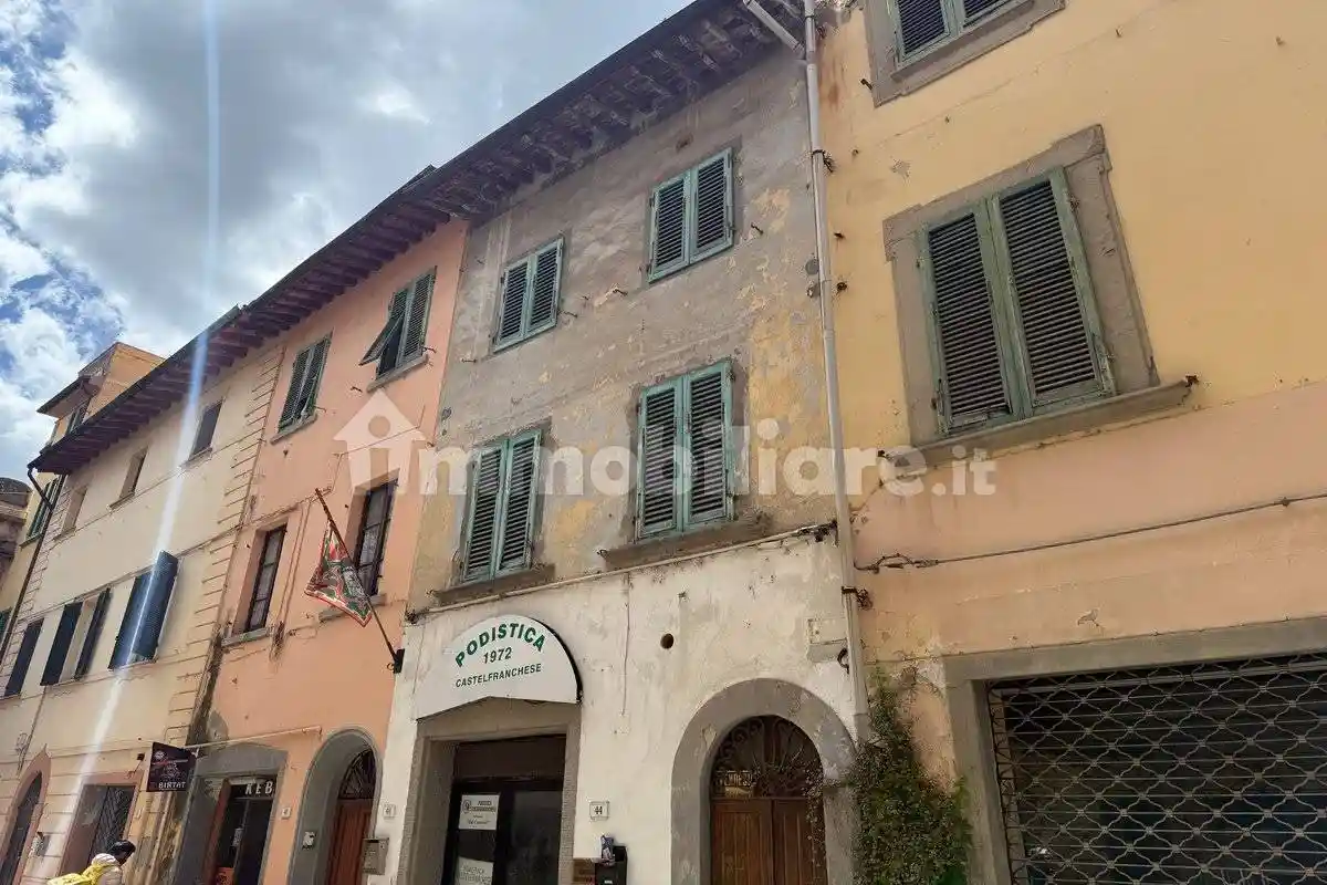 Palazzo - Edificio in vendita a Castelfranco di Sotto