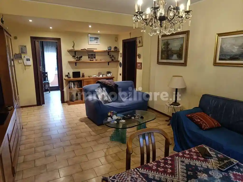 Trilocale buono stato, primo piano, Tavernola, Como - foto 4