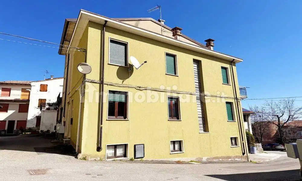 Casa indipendente in vendita a Vernasca