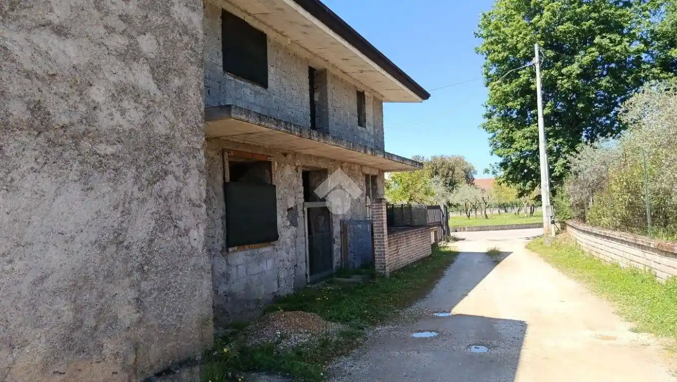 Rustico - Casale in vendita a Alatri