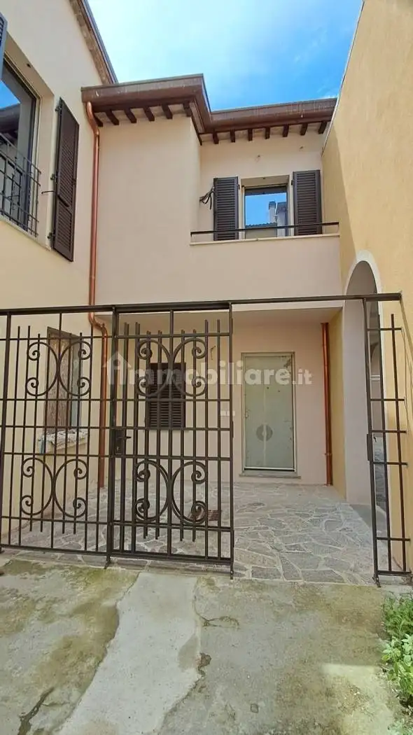 Casa indipendente in affitto a Forlì