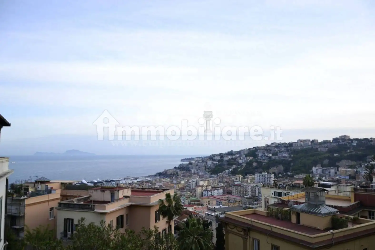 Appartamento in vendita a Napoli