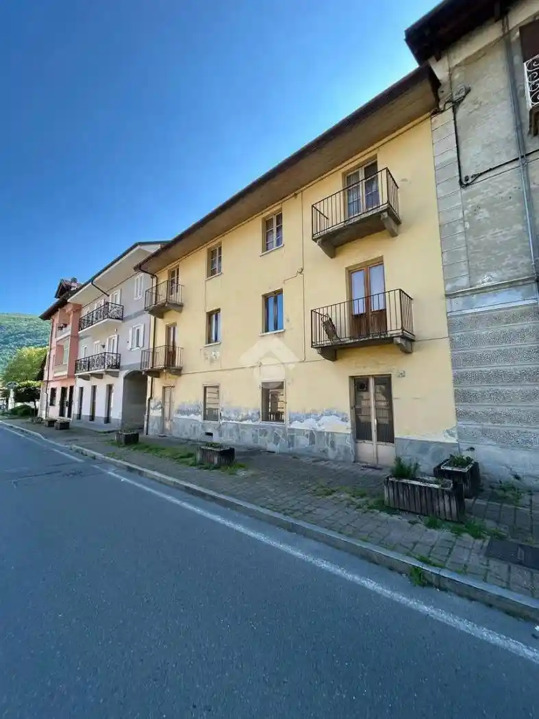 Palazzo - Edificio in vendita a Condove