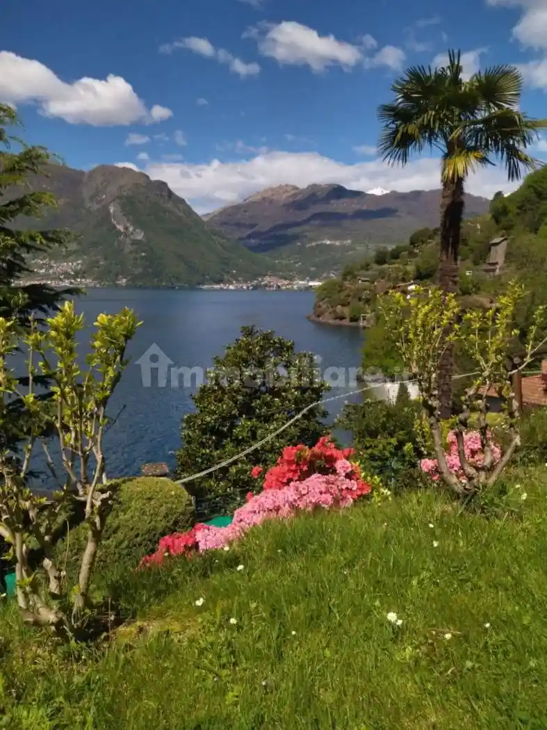 Villa in vendita a Dorio