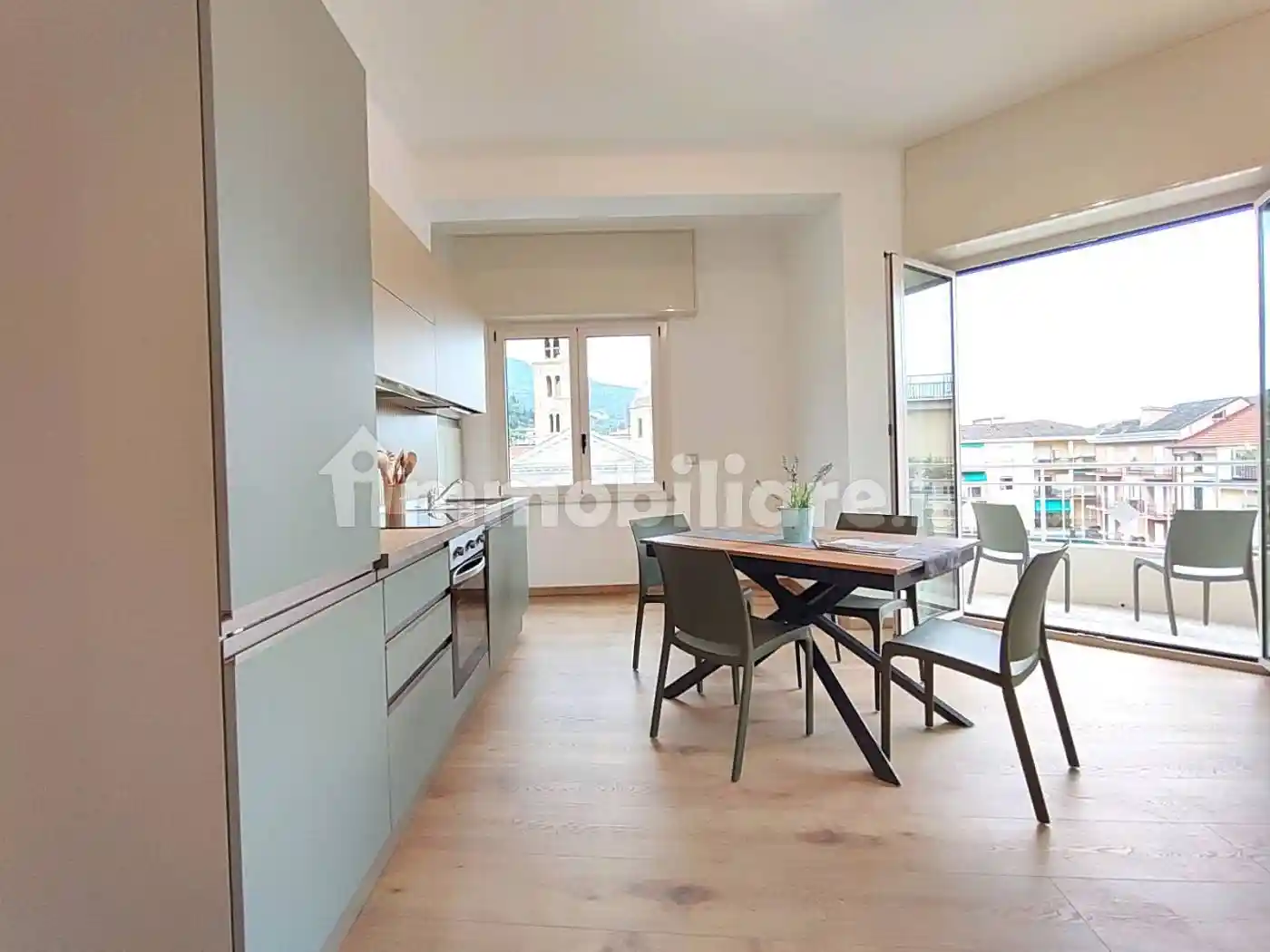 Trilocale piazza Sant'Ambrogio, Centro, Alassio - foto 3