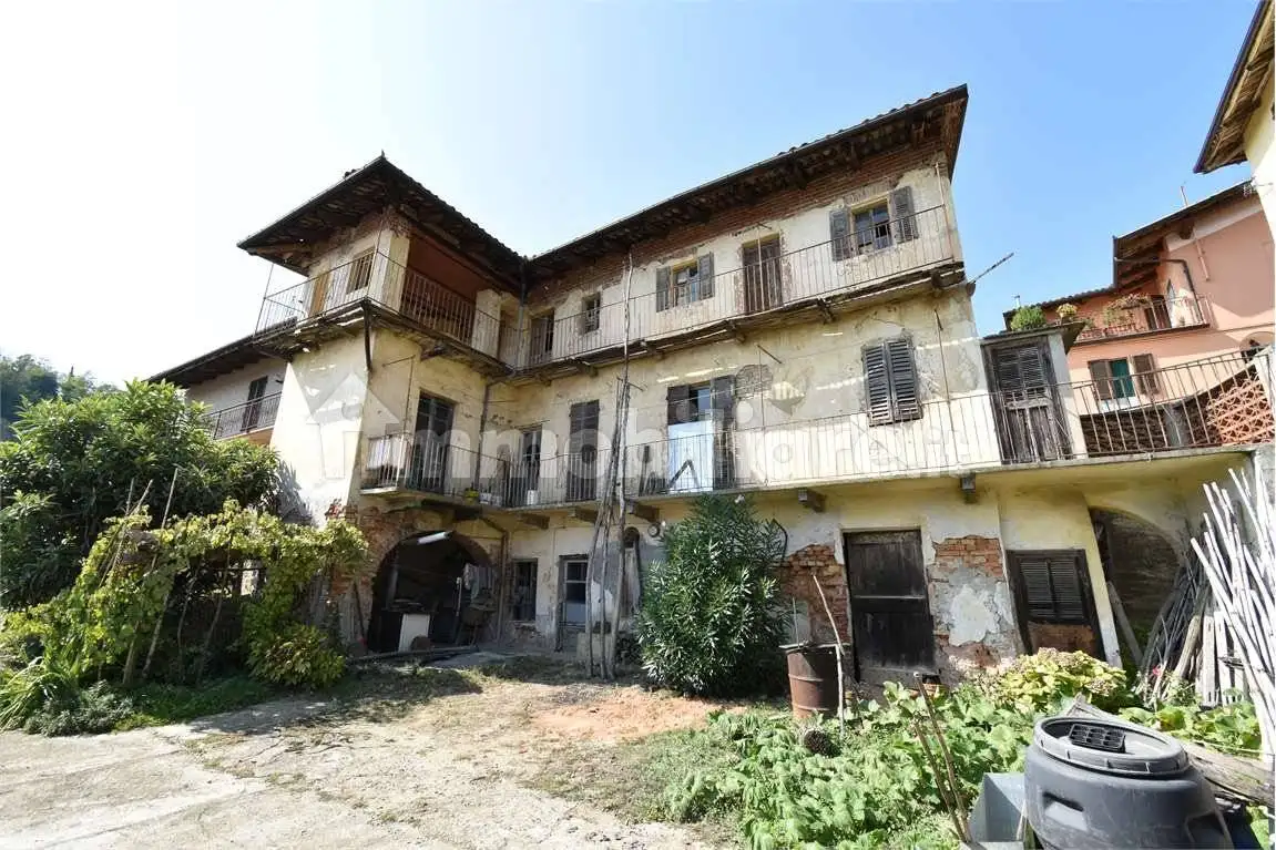 Casa indipendente in vendita a Vezza d'Alba