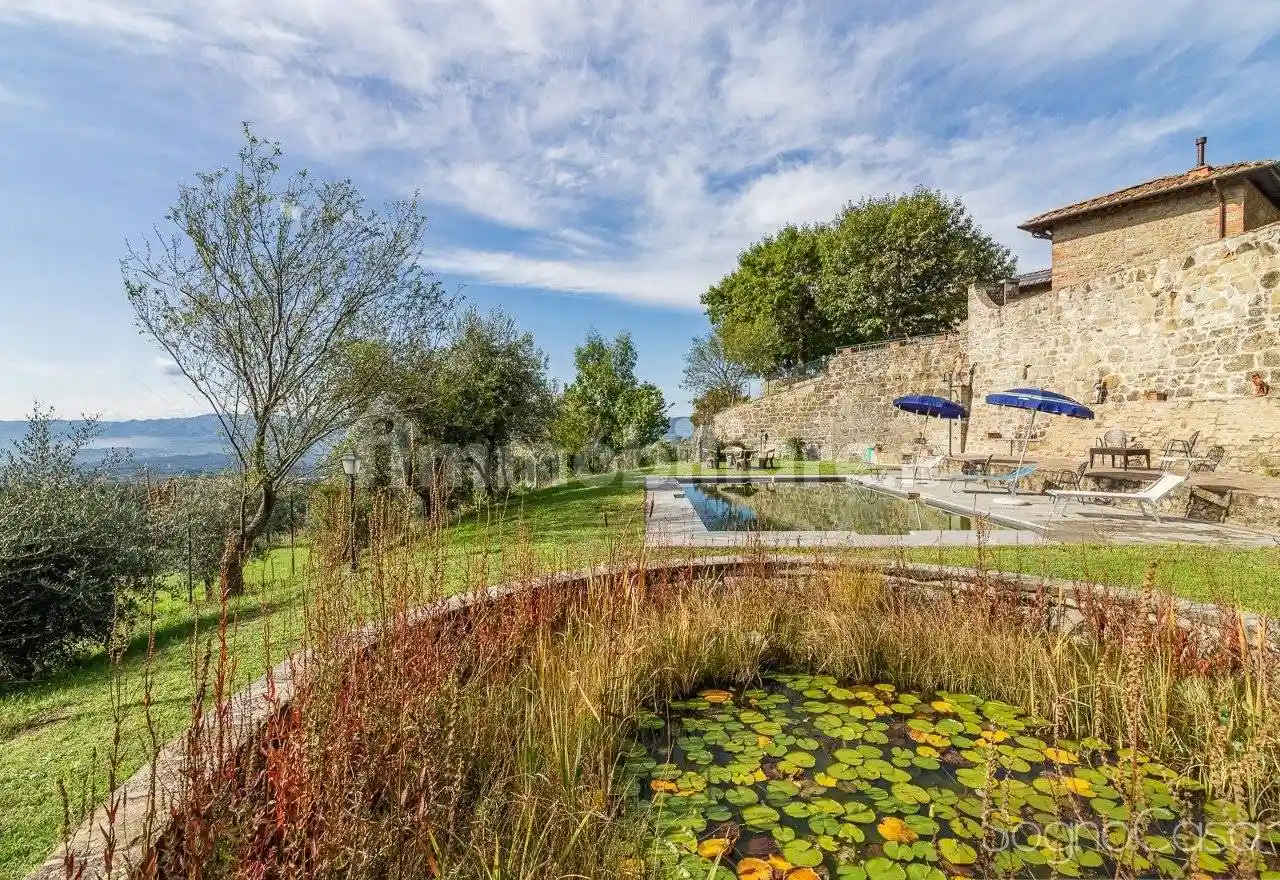 Rustico - Casale in vendita a Reggello