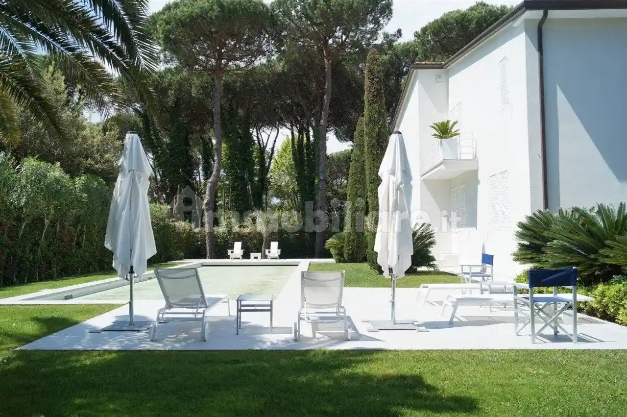 Villa in vendita a Forte dei Marmi