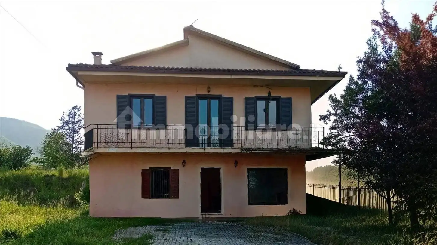 Villa in vendita a Castro dei Volsci