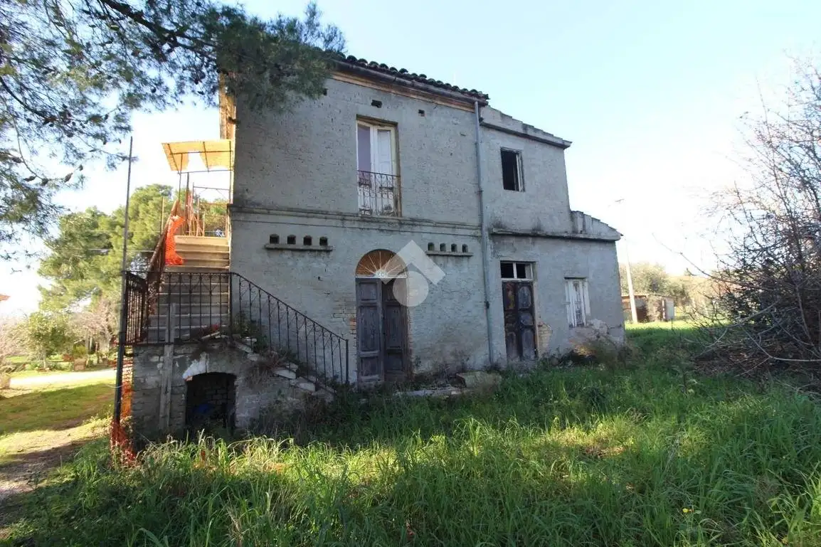 Casa indipendente in vendita a Mosciano Sant'Angelo