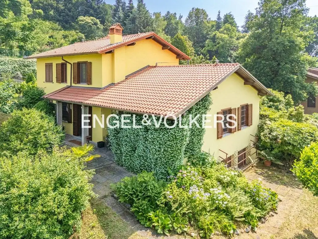 Villa in vendita a Sirtori