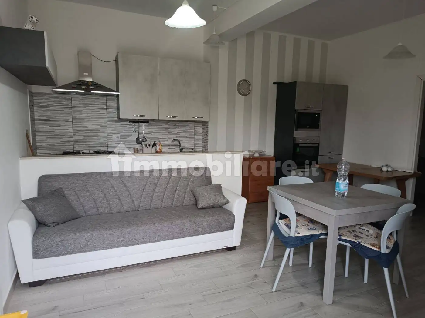 Appartamento in villa via Albert Einstein 42, Cirò Marina