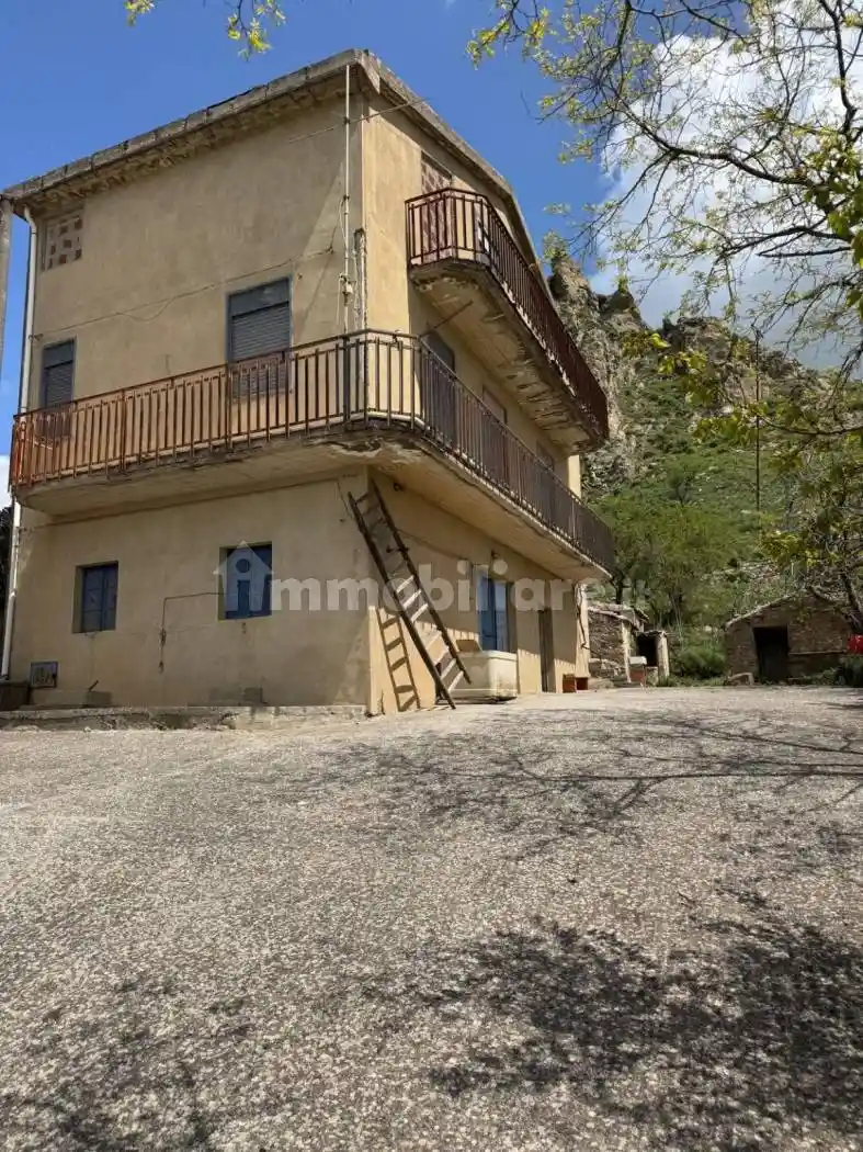 Appartamento in vendita a Troina