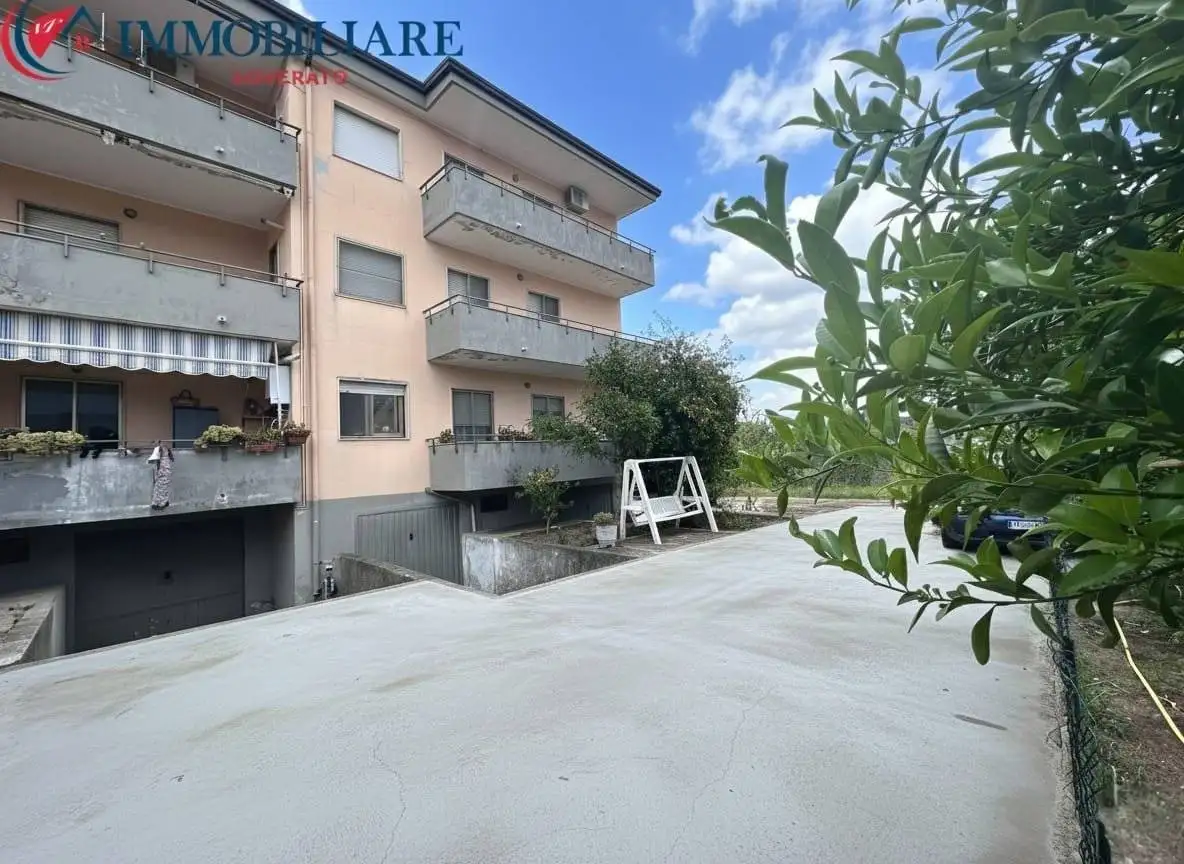 Appartamento in vendita a Davoli