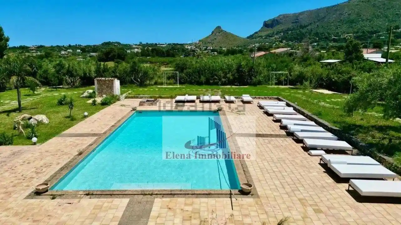 Villa in vendita a Castellammare del Golfo