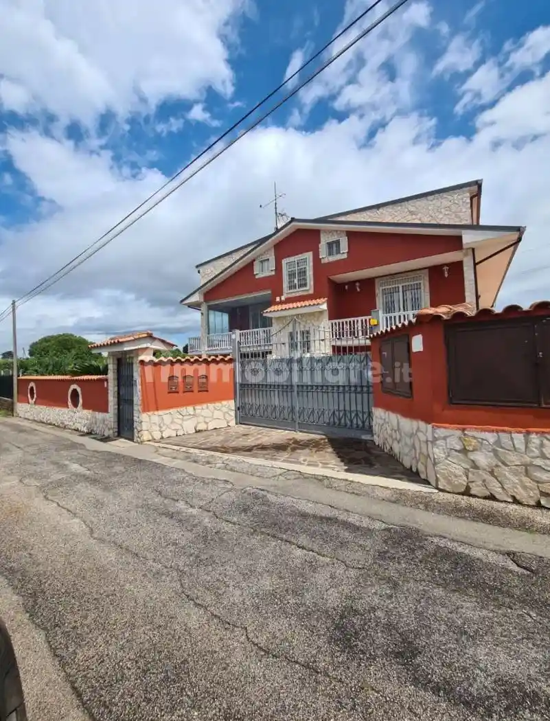 Appartamento in vendita a Pomezia