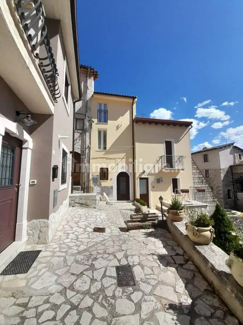 Casa indipendente in vendita a Castel di Sangro