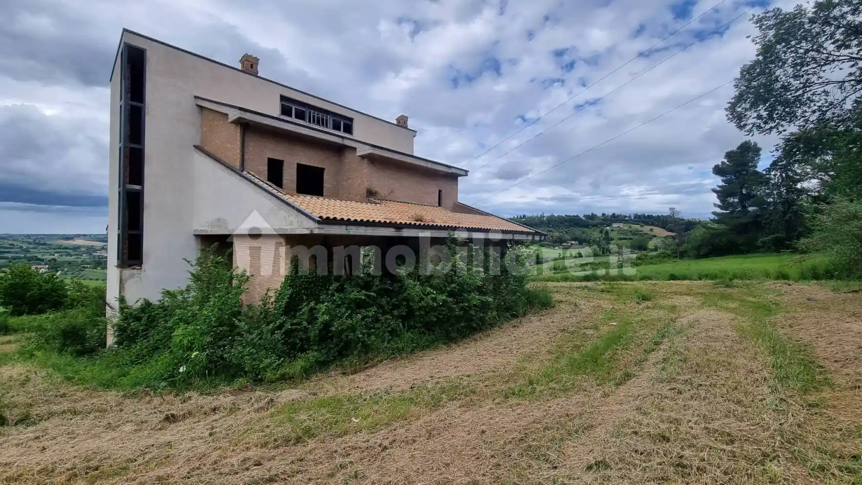 Villa in vendita a Macerata