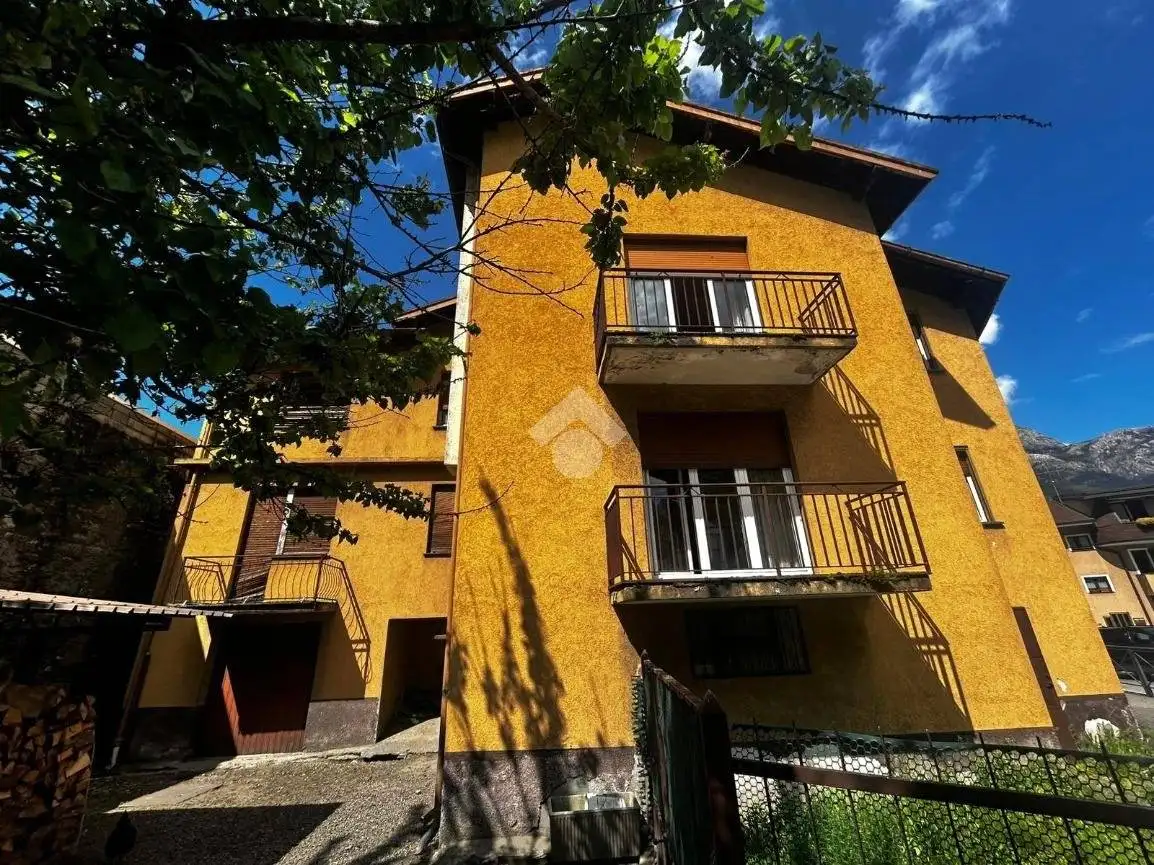 Casa indipendente in vendita a Dubino