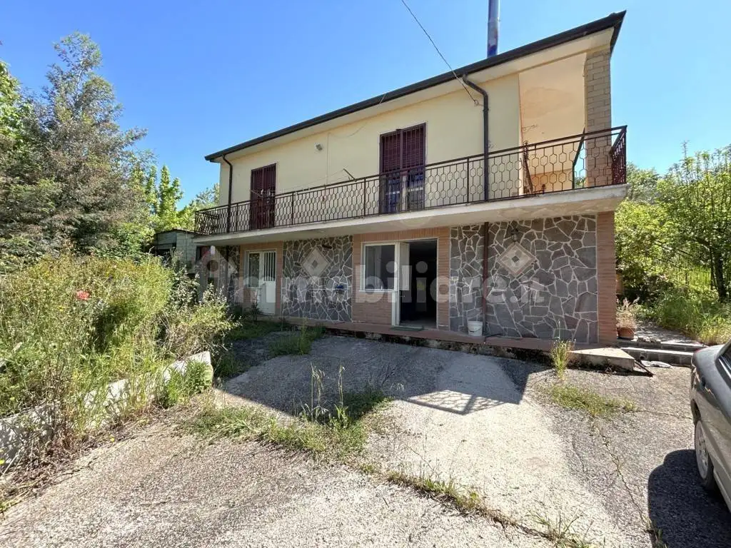 Villa in vendita a Mirabella Eclano