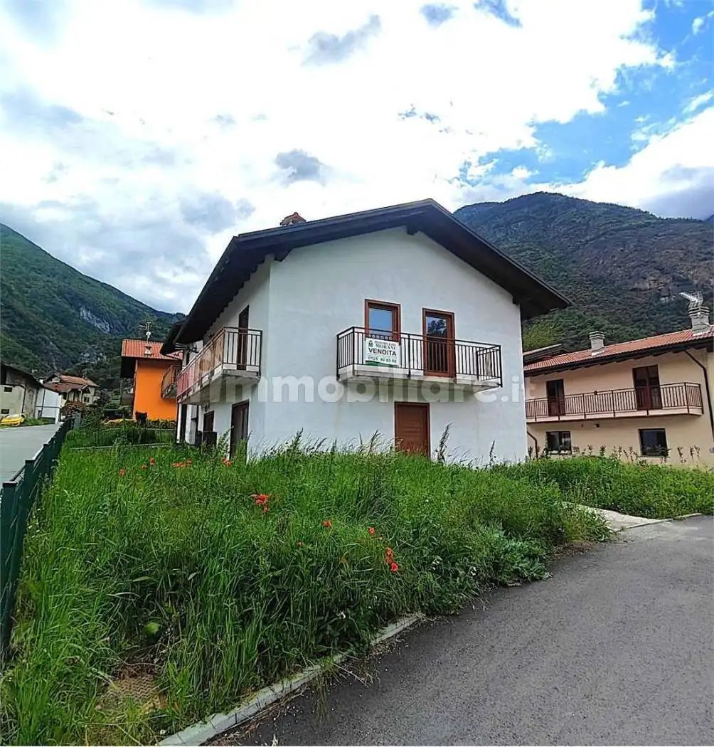 Villetta a schiera in vendita a Champdepraz