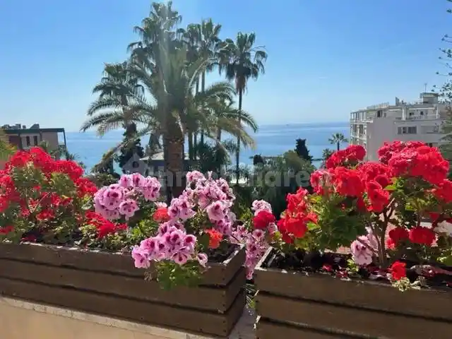 Quadrilocale via Roccasterone 23, Corso degli Inglesi, Sanremo - foto 3