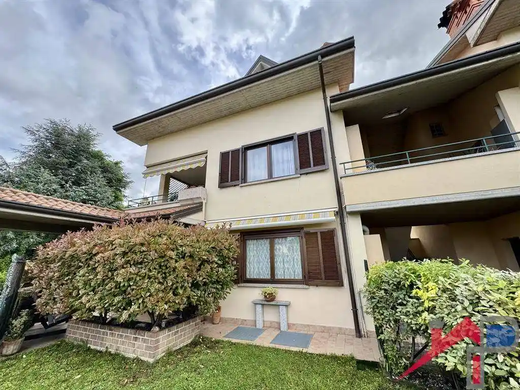 Appartamento in vendita a Villa d'Adda