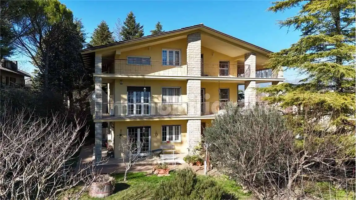 Villa in vendita a Gualdo Tadino