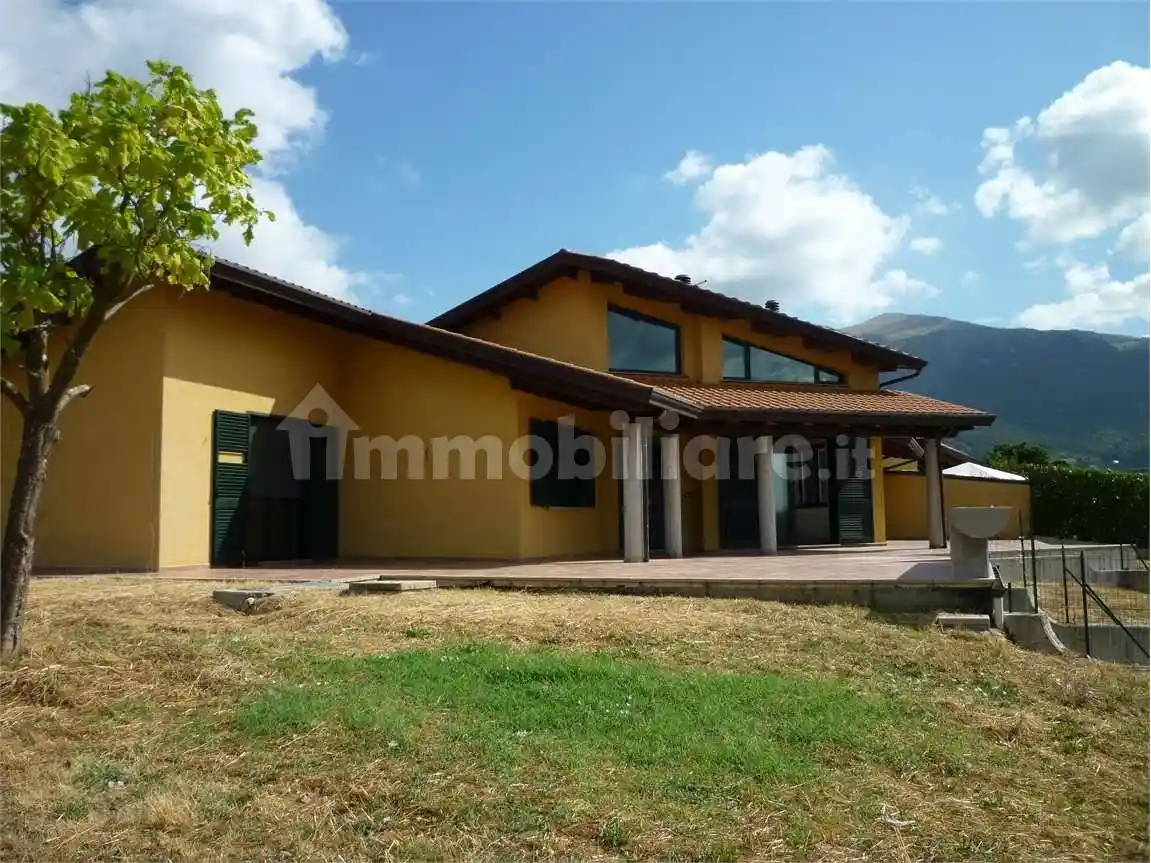 Villa in vendita a Gualdo Tadino